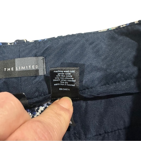 The Limited Aztec Tribal Design Women White & Blue Tweed Shorts Sz 8 Pockets - Picture 4 of 10